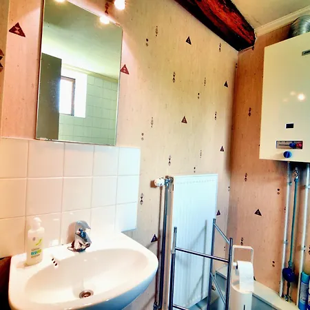 Comfortable Villa, Paliseul, Cleaning Included Vakantiehuis Paliseul