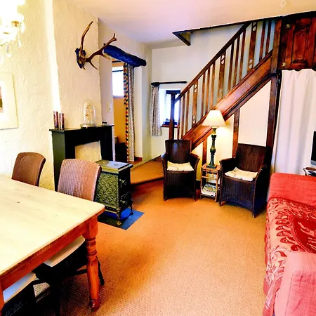 Comfortable Villa, Paliseul, Cleaning Included Vakantiehuis